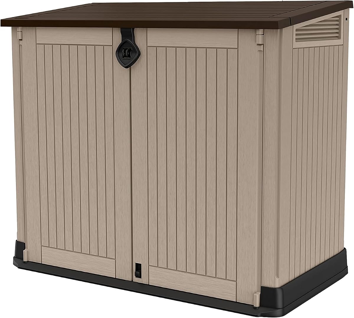 Abri Keter en résine marron et beige, ouvert avec deux bacs roulants dans un jardin