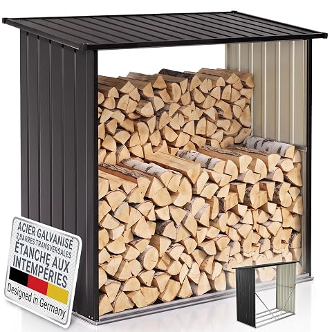 Bûcher indépendant Juskys Enno en acier anthracite, rempli de bûches dans un jardin
